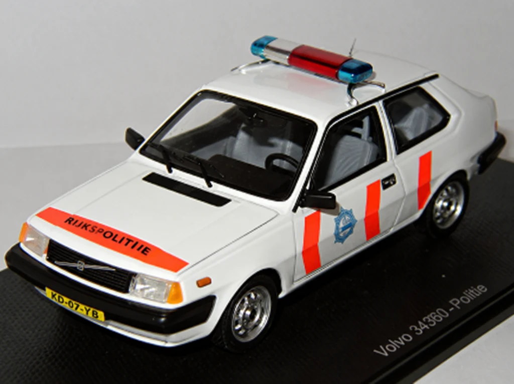 Volvo 340 DL Rijkspolitie diecast model