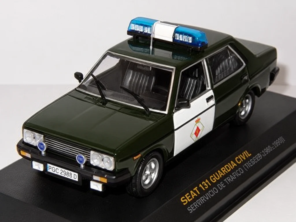 Seat 131 Mirafiori Guardia Civil diecast model